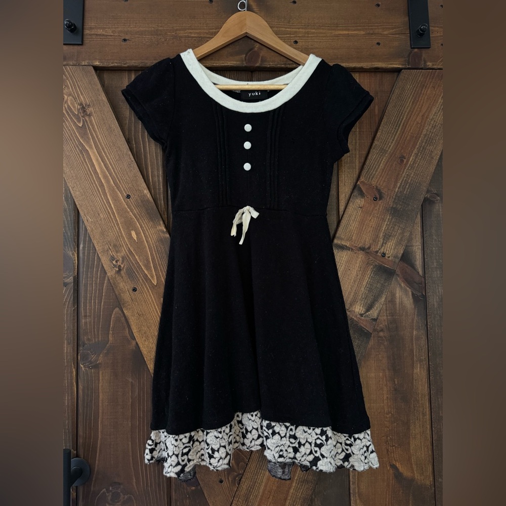 Black and White Fit and Flare Babydoll Dress with Flutter Sleeves
